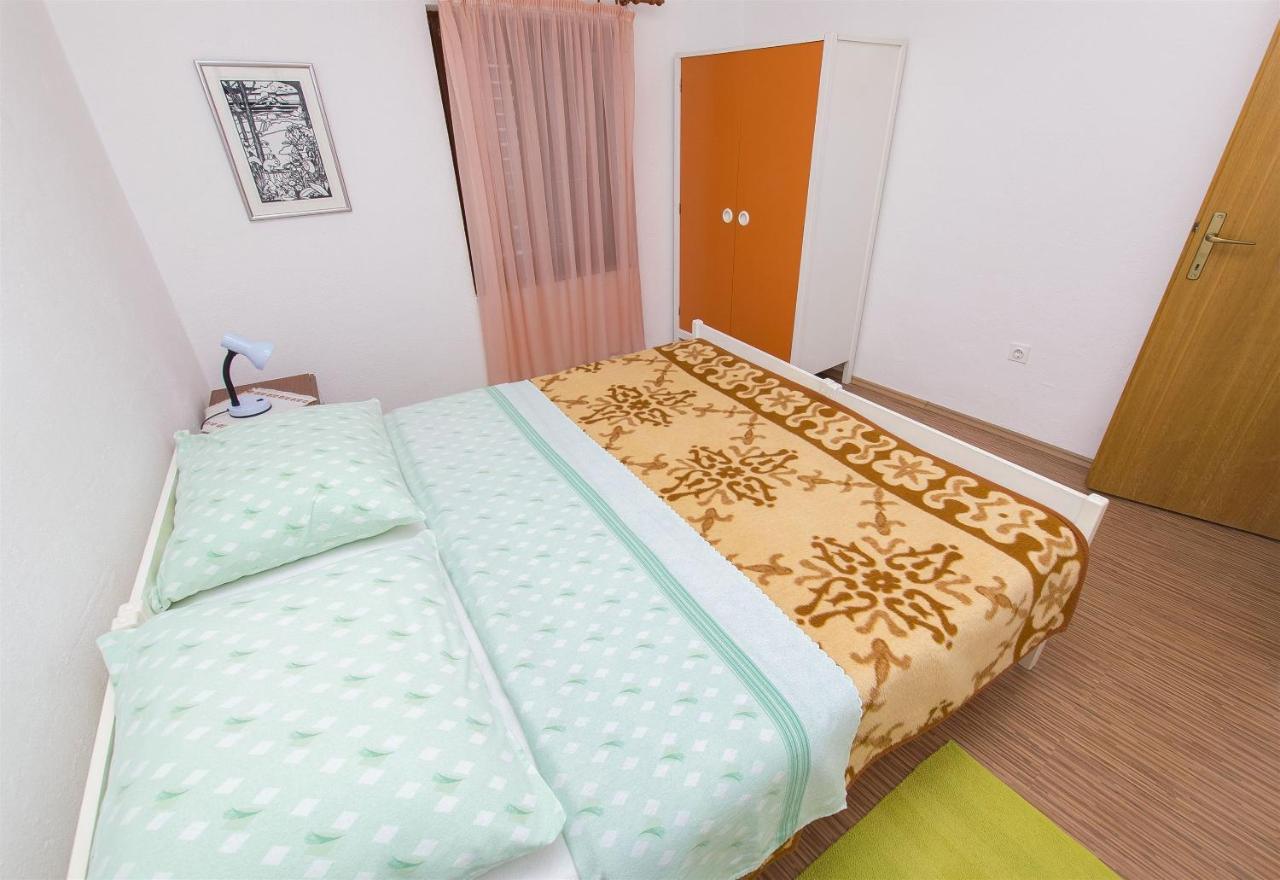 Apartments Pavlina Starigrad Paklenica Exterior foto